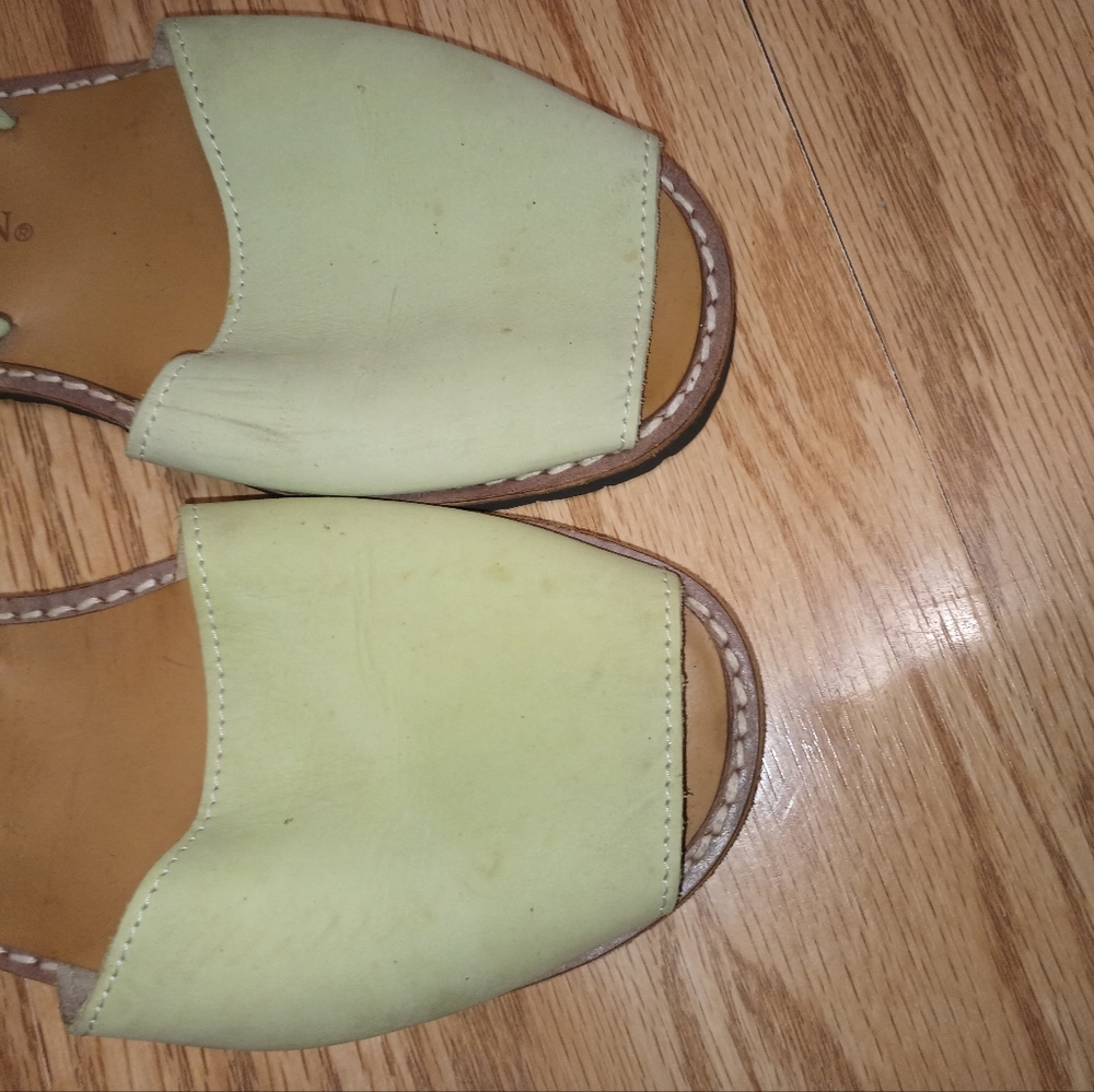 Cole Haan Sandals. Leather. Sage/Mint Green. Women's 8M - Picture 5 of 9